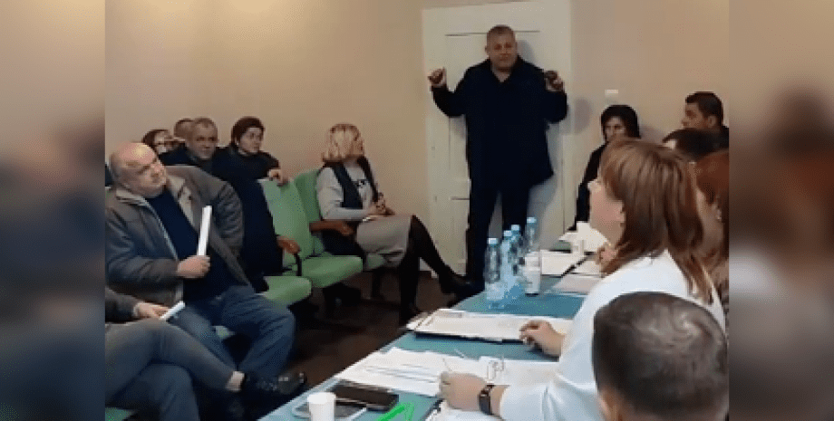Сергій Батрин підірвав гранати в будівлі сільради