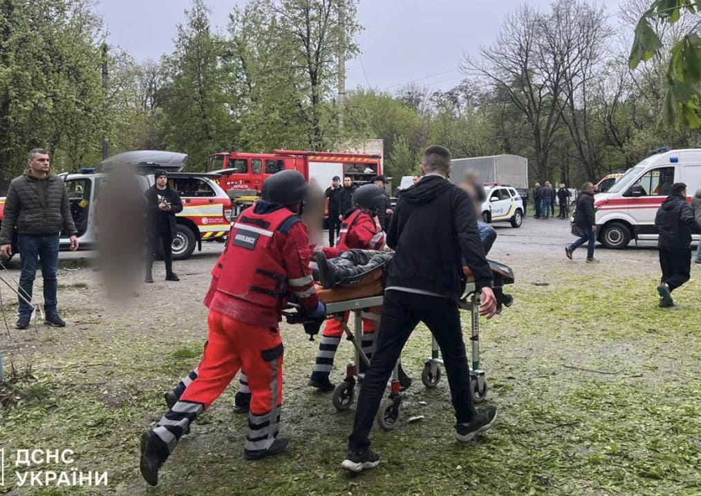 Наслідки ракетних ударів у Чернігові
