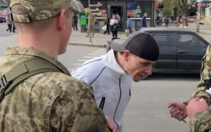 Цивільних можуть призивати до армії без мобілізації: використовуватимуть ТЦК та рекрутингові центри.