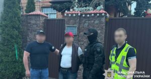 У Києві затримали шахрая, який обіцяв ''відмазати'' від армії та влаштувати до поліції