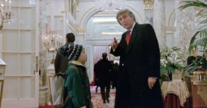 Режисер "Один вдома-2" вважає камео Трампа у фільмі прокляттям