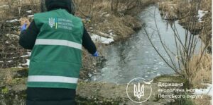 Сміття, знищені ліси та браконьєрство: Держекоінспекція підрахувала збитки — мільйони гривень за тиждень