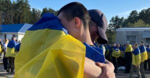 Україна звільнила 277 захисників з російського полону напередодні Пасхи