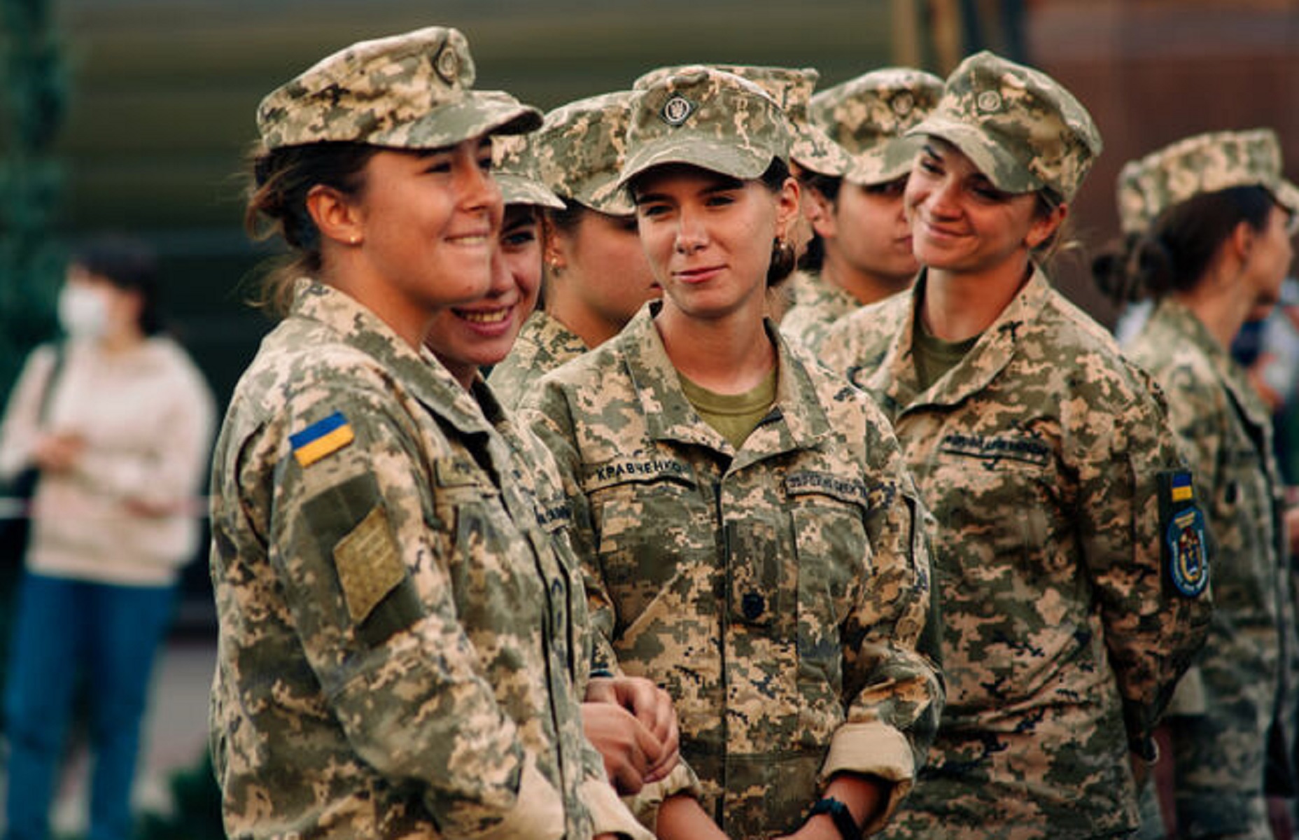 Чи готують жінок до мобілізації? Україна наближається до ухвалення рішучих заходів
