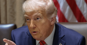 Рейтинг підтримки Трампа досяг найнижчого показника з його повернення в Білий дім