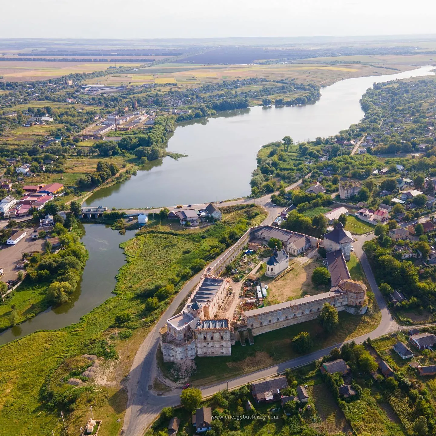 Фортеця між ріками