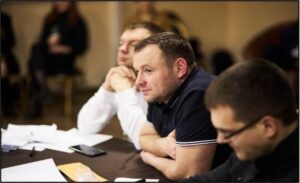 Детектив-мільйонер Романюк та його брат-хабарник потрапили під увагу НАБУ – новини про НАЗК та столичний суд