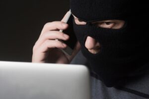 Остерігайтеся гуманітарних схем: нові методи шахраїв для обману пенсіонерів