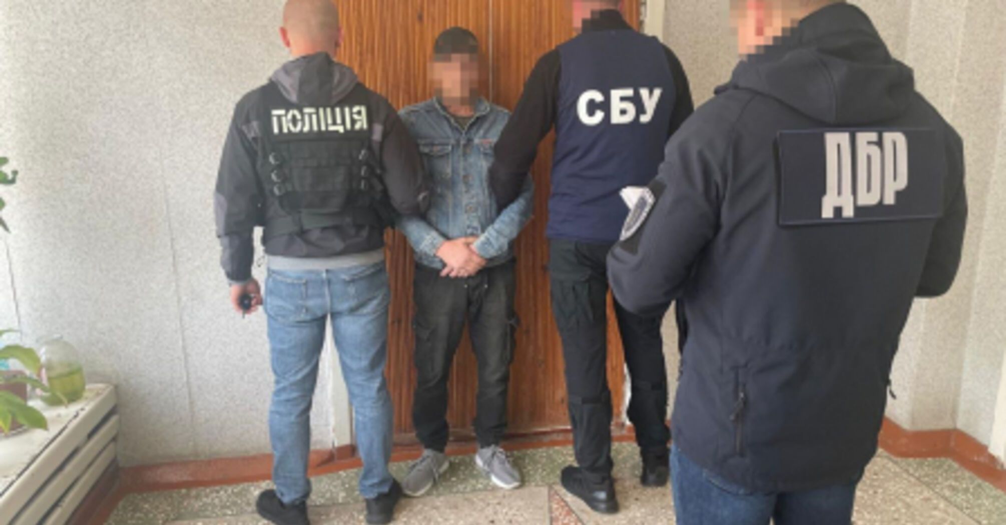 У Покровську правоохоронець займався збутом трофейної зброї — виявили канал продажу