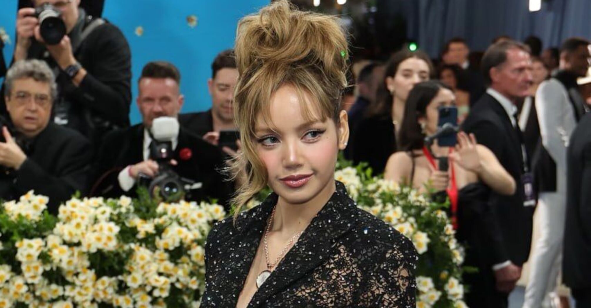 Скандал на Met Gala: Ліса з BLACKPINK представила образ, що спричинив суперечки в соціальних мережах