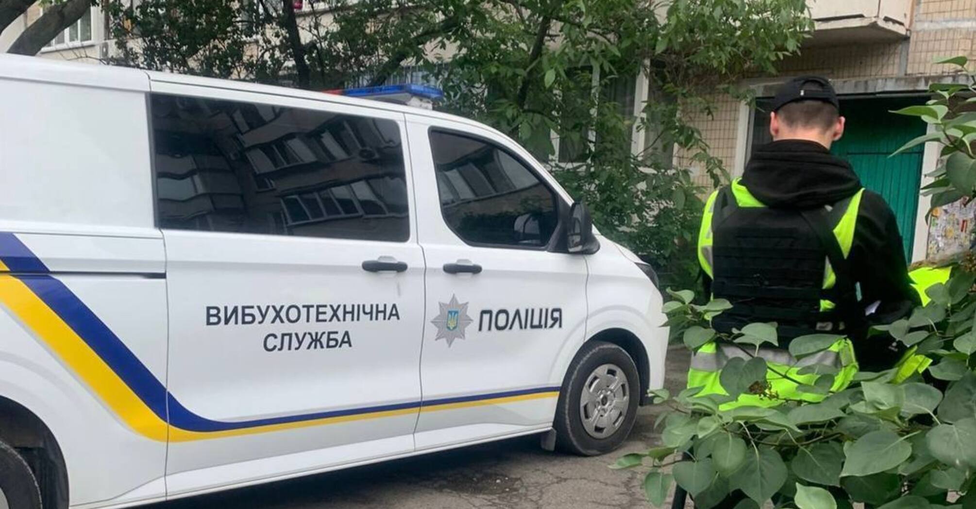 У Києві на Оболоні невідомий вкинув гранату з вікна