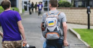 Чи дозволено виїзд за кордон чоловікам, які отримали бронювання від мобілізації