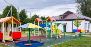 Вдова загиблого військового у Києві звернулася з проханням вимкнути російську музику та отримала образи