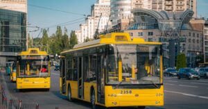 Зміни в транспортному русі в Києві 28 червня: де буде обмежено рух і як працюватимуть тролейбуси