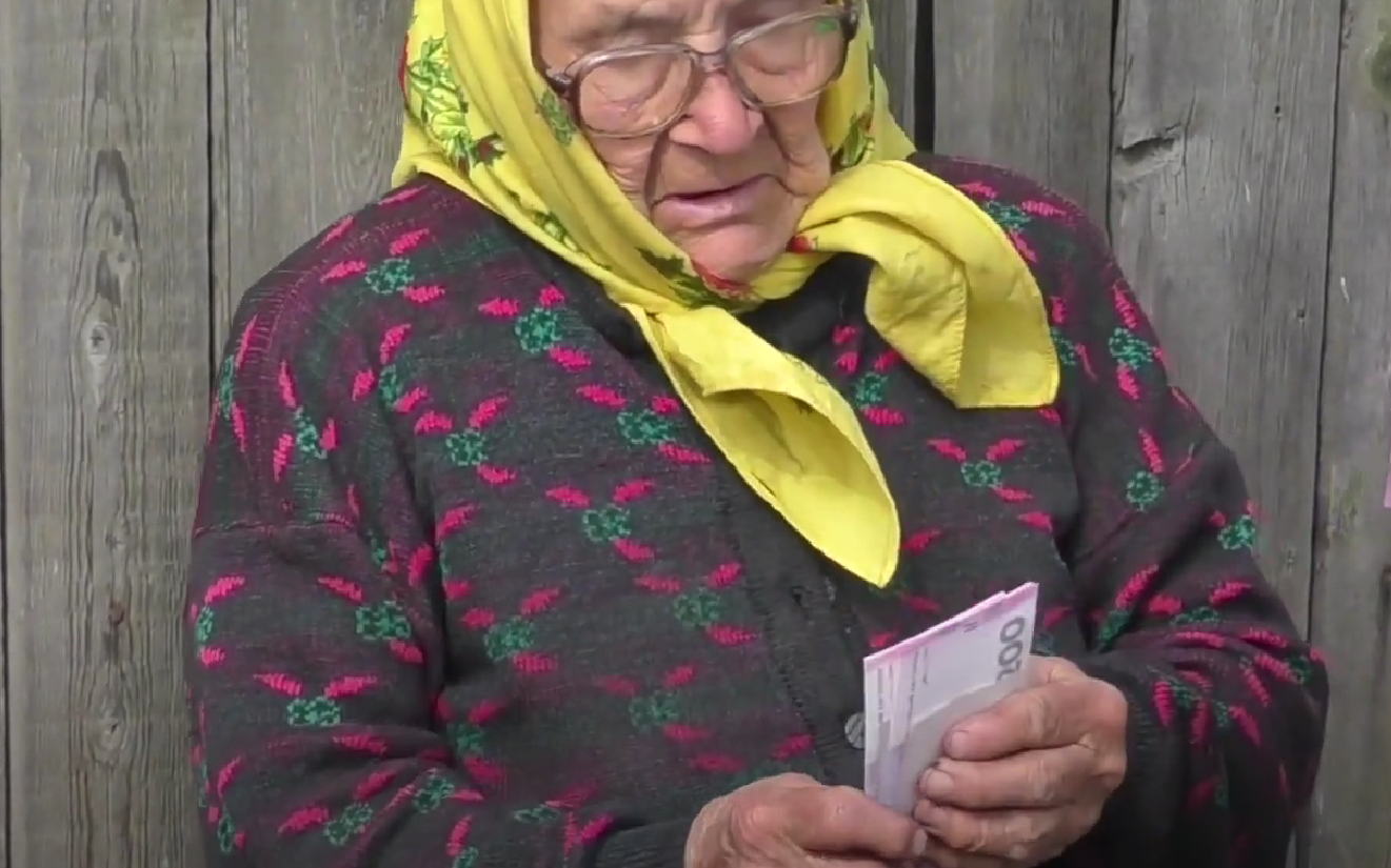 Пенсіонерам нарахують додаткові виплати: вистачить на гречку і макарони