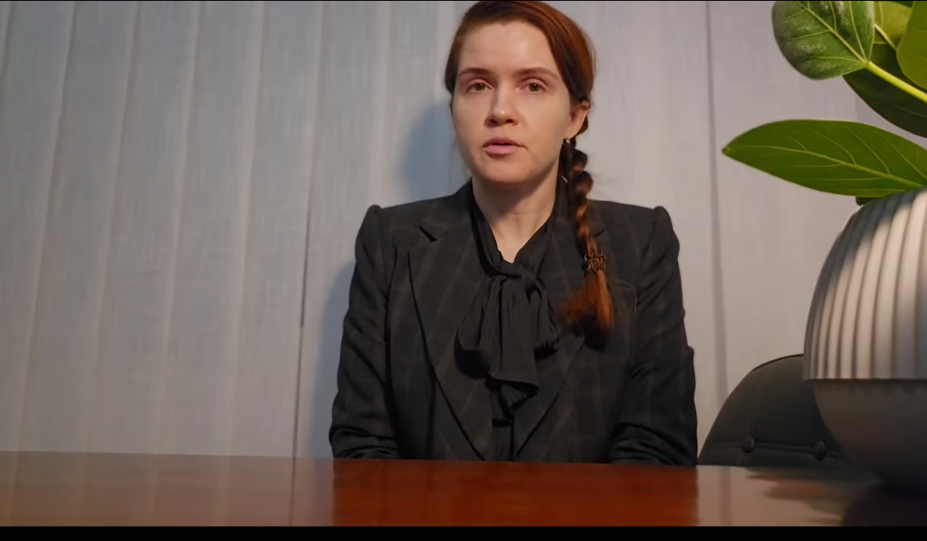 Безугла висловила критику на адресу Єфросиніної через її пост у соцмережах: "Пускає сльози за своєю важкою київською долею
