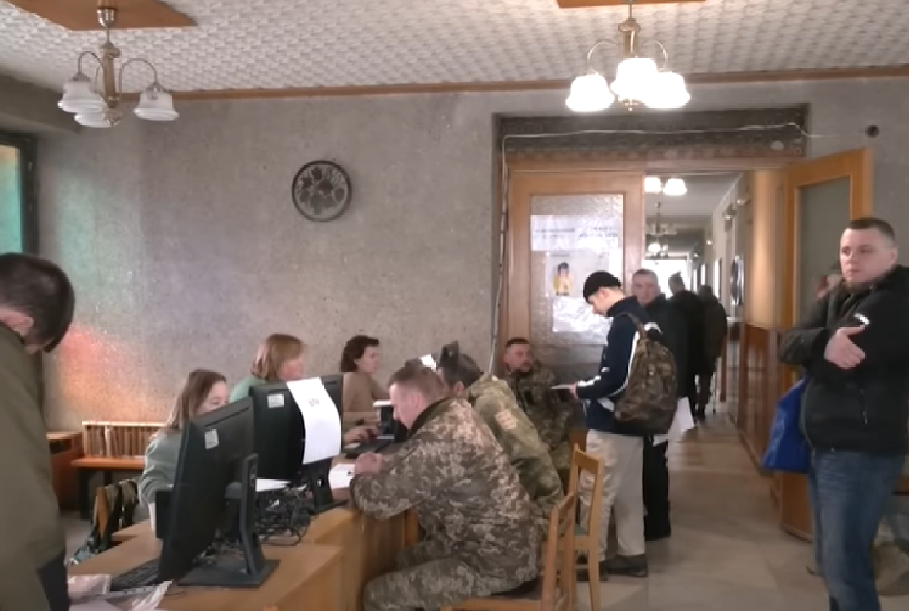 Незважаючи на інвалідність, українцям автоматично нададуть статус "придатних