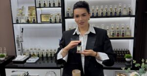 Блогерка Денисюк спробувала себе в ролі парфумерки і представила оригінальний аромат