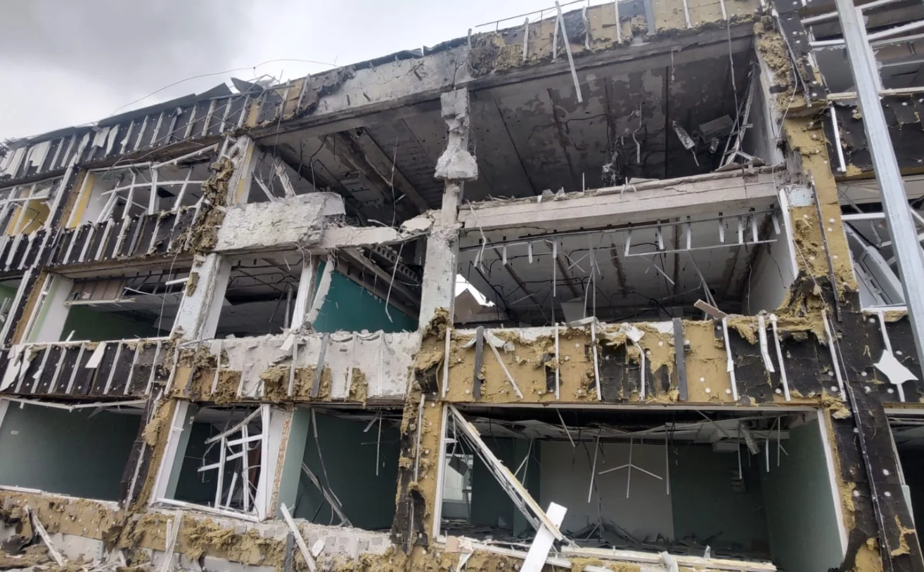Що потрібно знати українцям: дії під час потрапляння під завали