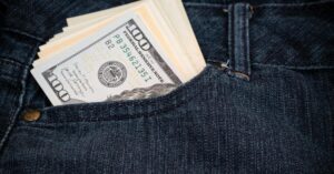 $1,4 мільйона у одязі: спроба українців перетнути Сірет закінчилась конфіскацією
