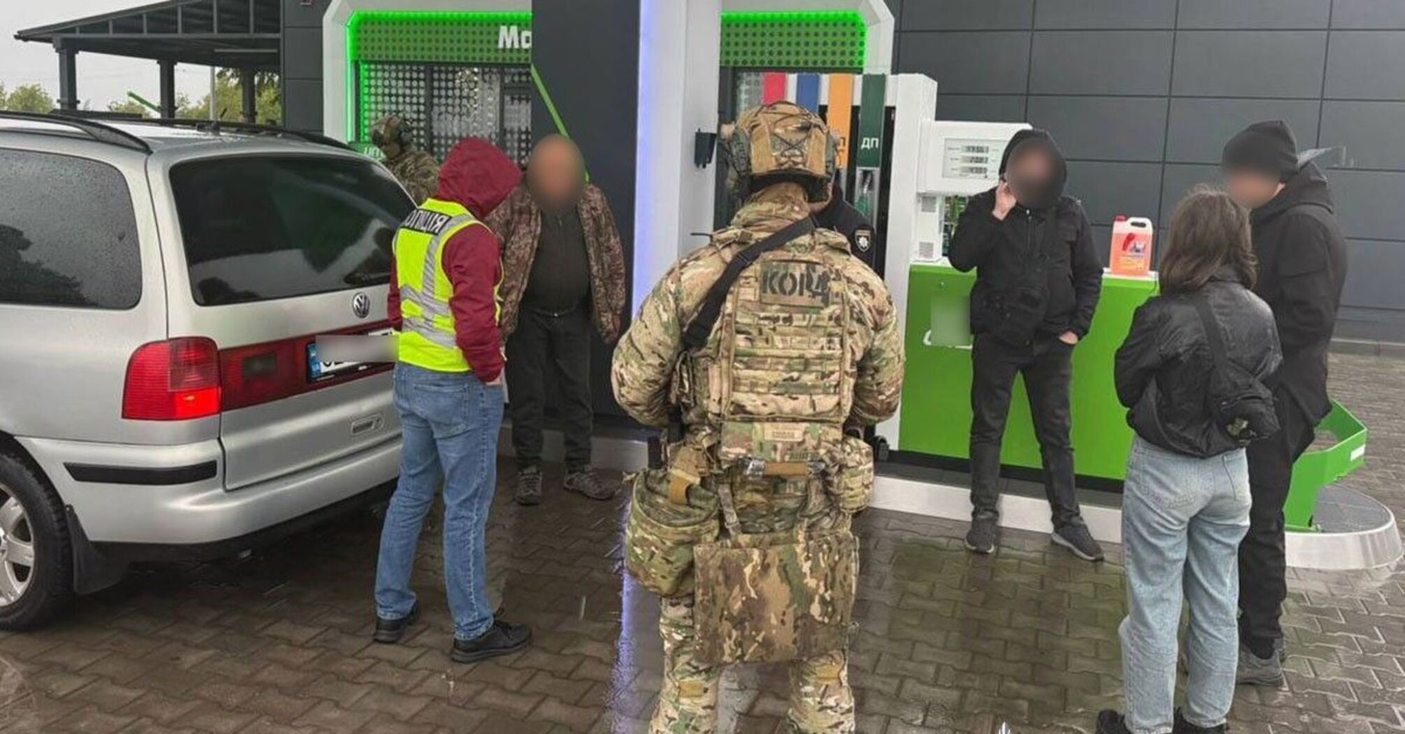 Національна поліція викрила мережу незаконної втечі військових за кордон: затримано дев’ятьох людей
