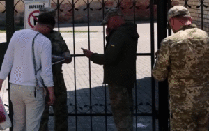 Судові позови від ТЦК до українців: можливість ув'язнення в СІЗО за неявку