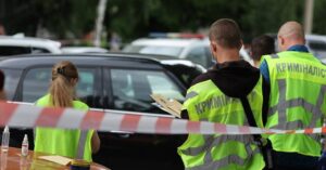 Стрілянина в Києві: чоловік відкрив вогонь по автомобілю у дворі будинку