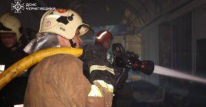 Атака російських дронів на Дніпро: вибухи, пожежі та постраждалі