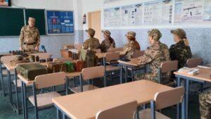 Учнів навчать управляти дронами: підготовка для всіх