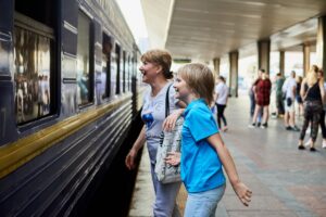 Не вистачає квитків на потяги: "Укрзалізниця" пояснює, як отримати місце