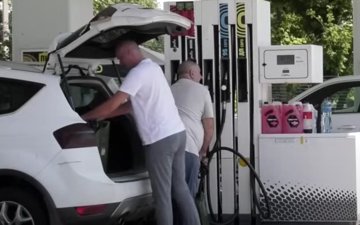Заправляйте каністри і створюйте запаси: АЗС можуть суттєво підняти ціни на бензин та дизель