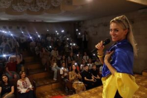 Голос, що об’єднує серця": німецька зірка Марлен Маас виконала пісні для українських дітей