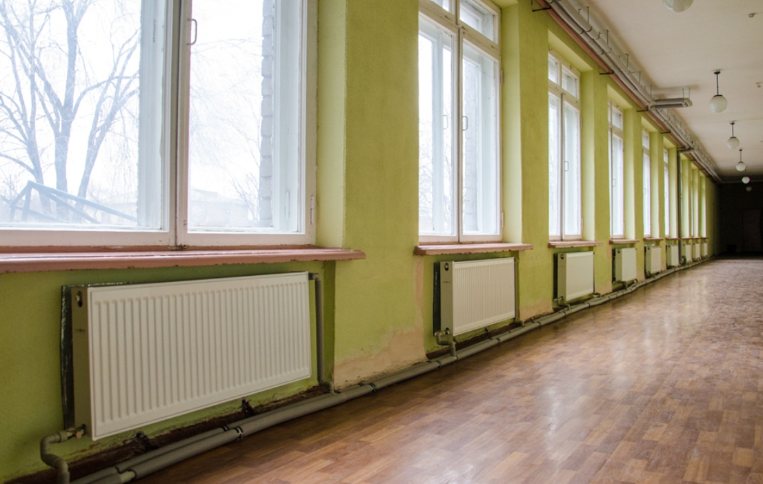 Холод у школах змусив батьків протестувати через уроки у верхньому одязі