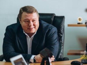 Сергій Паюк, керівник Держкомісії з запасів корисних копалин, щороку значно примножує своє багатство