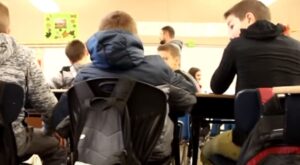 Час збирати валізи": українці за кордоном занепокоєні навчальними евакуаціями в школах