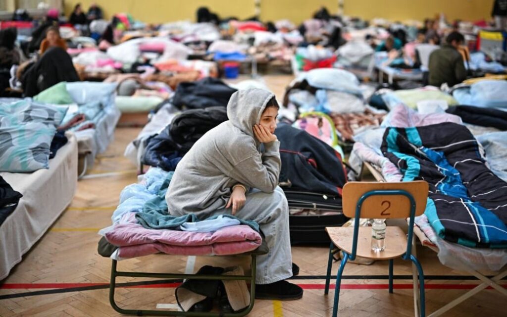Біженцям у Швейцарії заборонили виїзд з країни: чи поширюється це на українців