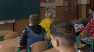 Батькам слід підготуватися: робота шкіл та дитячих садків під час блекауту