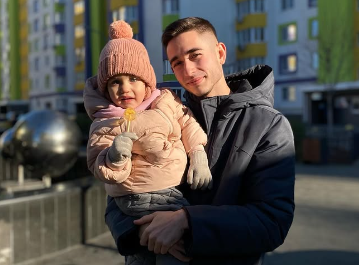 Роман Сасанчин та його колишня дружина висловили жорсткі звинувачення один одному: "Щоб найменший спогад про неї зник
