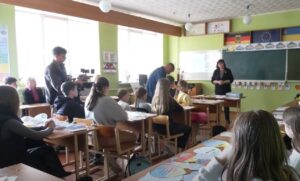 Батьки обурені шкільними методами дисципліни: в мережі виник скандал
