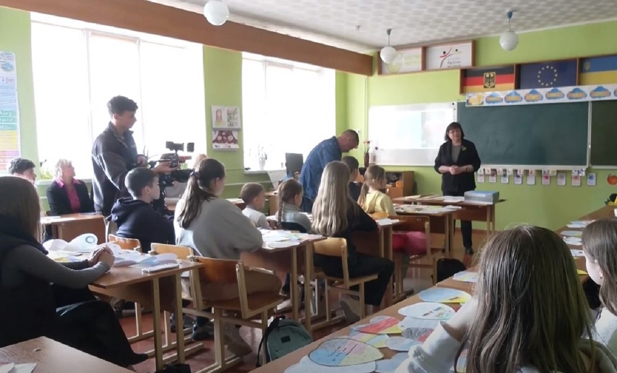 Батьки обурені шкільними методами дисципліни: в мережі виник скандал