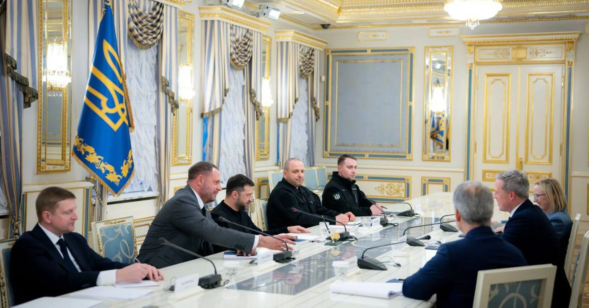 Зеленський прийняв суворі умови для підписання мирного плану США – Axios