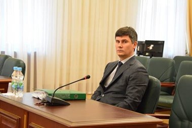 Непридатний для війська — підходить для суду? Суддю Мандичева виключили з обліку через «серйозну хворобу», але він і далі виконує свої обов'язки