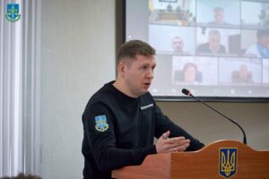 Прокурор Черкащини їздить на Toyota вартістю 1,8 млн і отримує дохід від акцій Tesla, не маючи власного житла