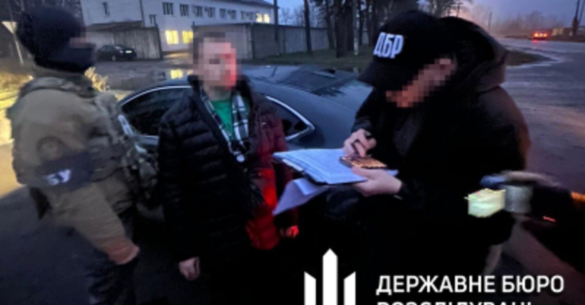 ДБР затримало прокурора Чернігівщини за отримання 2,5 тисячі доларів хабара