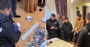В Одеській області виявили незаконну схему онлайн-казино: два брати організували покерний додаток без ліцензії