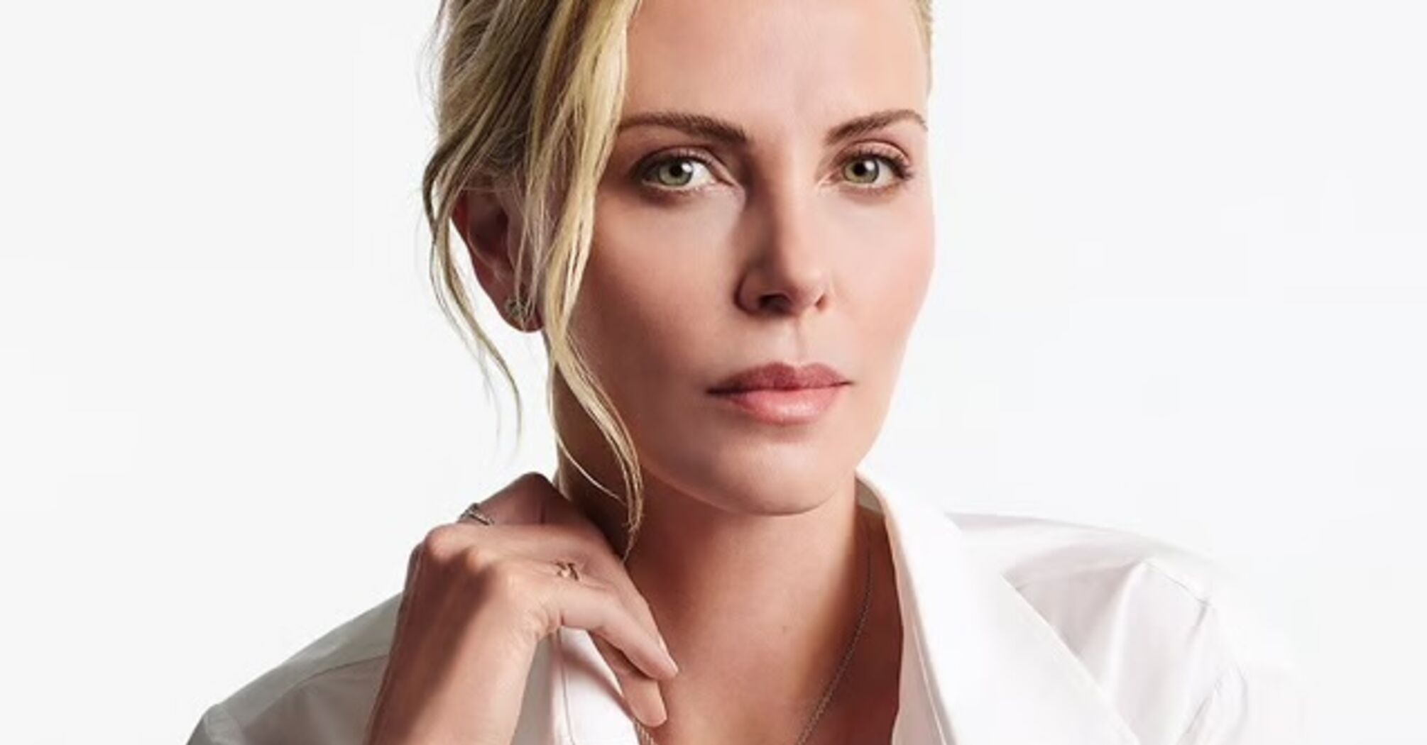 Шарліз Терон стала амбасадоркою ювелірної колекції Dior Joaillerie