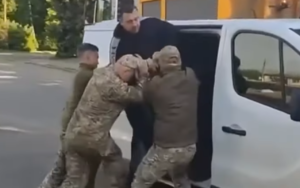 Що робити, якщо вас затримали та помістили до ТЦК: поради адвоката