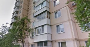 Шахрайство на Оболоні: чоловік переписав квартиру померлого на свою дружину