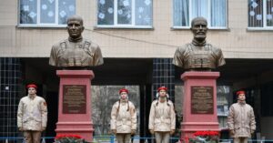 У Донецьку, що під окупацією, встановили пам'ятник сину співробітниці ЦРУ, який загинув у російській армії