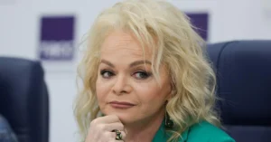 Ларису Доліну виселили з квартири в Хамовниках судові пристави